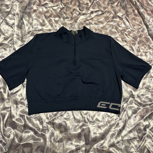 NEW ECHT cropped workout top 💙 - Picture 2 of 3